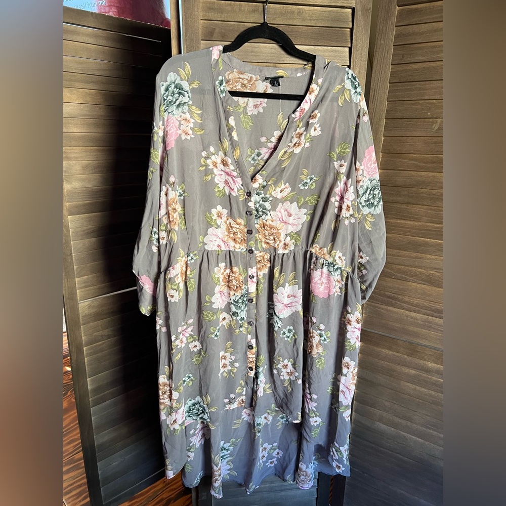 Torrid high-low floral 3/4 sleeve blouse